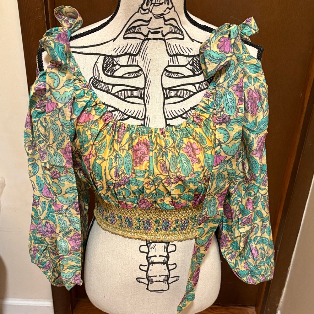 Just Bellina Floral Print Women's Crop Top NWT
